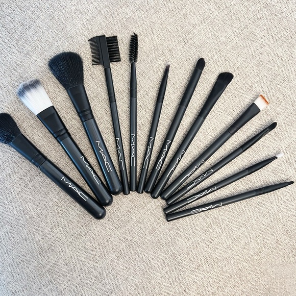 Mac 12-Piece Brush Set - Picture 5 of 5